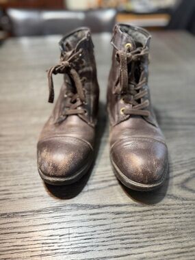 Clarks Women's Brown Leather Lace-Up Ankle Boots